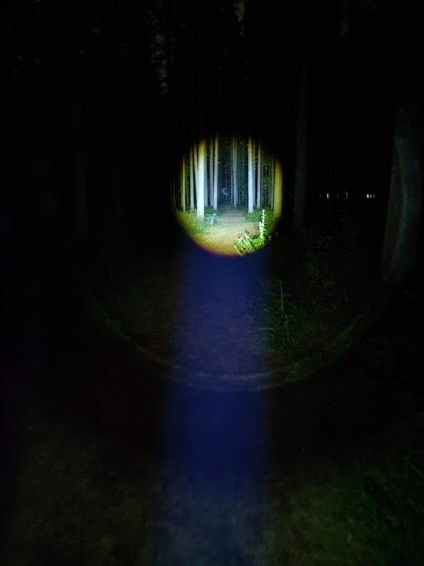 Ladattava-taskulamppu-testi-2.jpg Ladattava-taskulamppu-testi-2.jpg